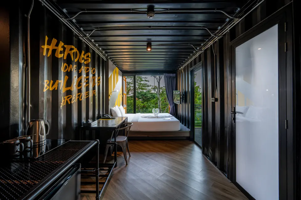 Hivetel, Phuket