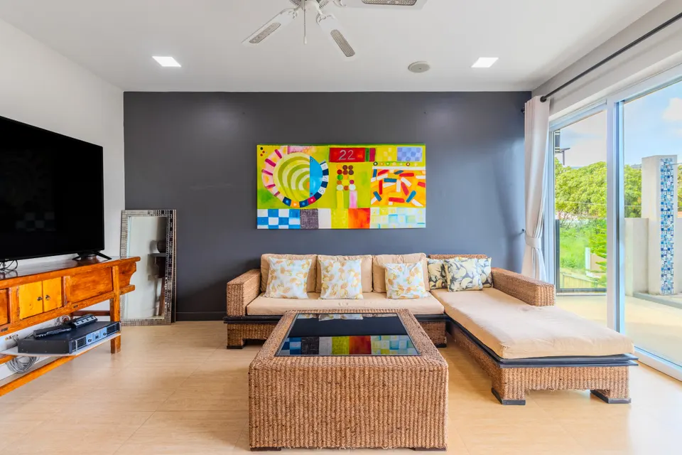 Serenity Pool House, the shared lounge