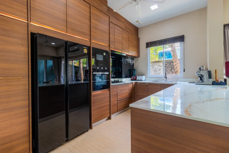 Serenity Pool House, the shared kitchen and dining room