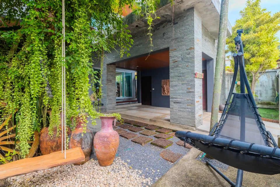 Serenity Pool House, the garden