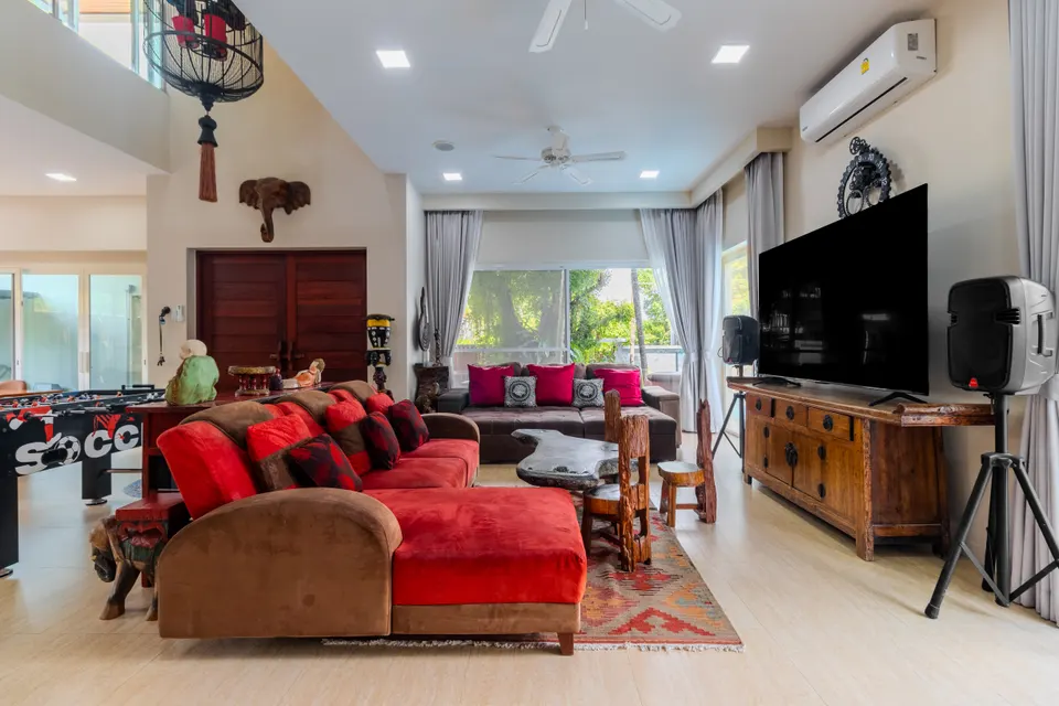 Serenity Pool House, the shared lounge